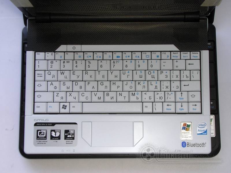 Fujitsu Amilo Mini Ui 3520 (надлежащее) и MSI Wind U90 (подлежащее)