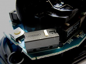 Logitech_MX700_06.jpg: 1024x768, 146k (2011-05-09, 13:37)