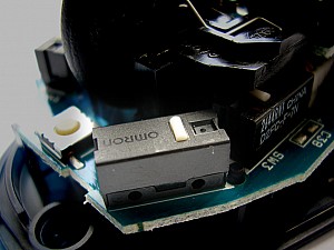 Logitech_MX700_06.jpg: 1024x768, 146k (2011-05-09, 13:37)